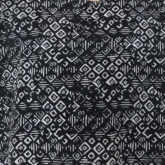 Black/white patterns crop top - Picture 4 of 4